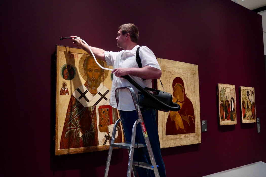 Охраняя искусство Охраняя искусство