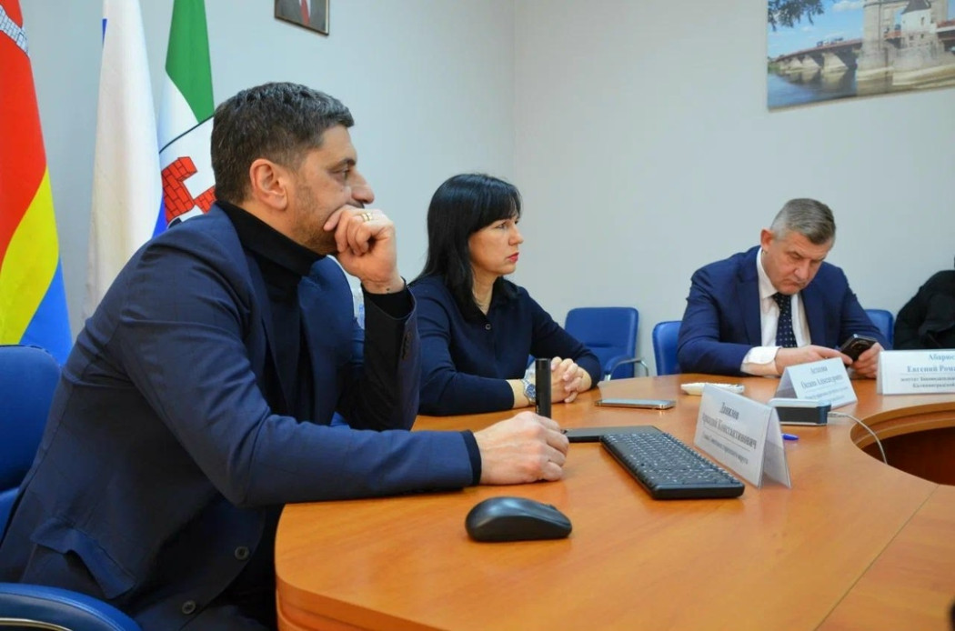 По поручению губернатора По поручению губернатора