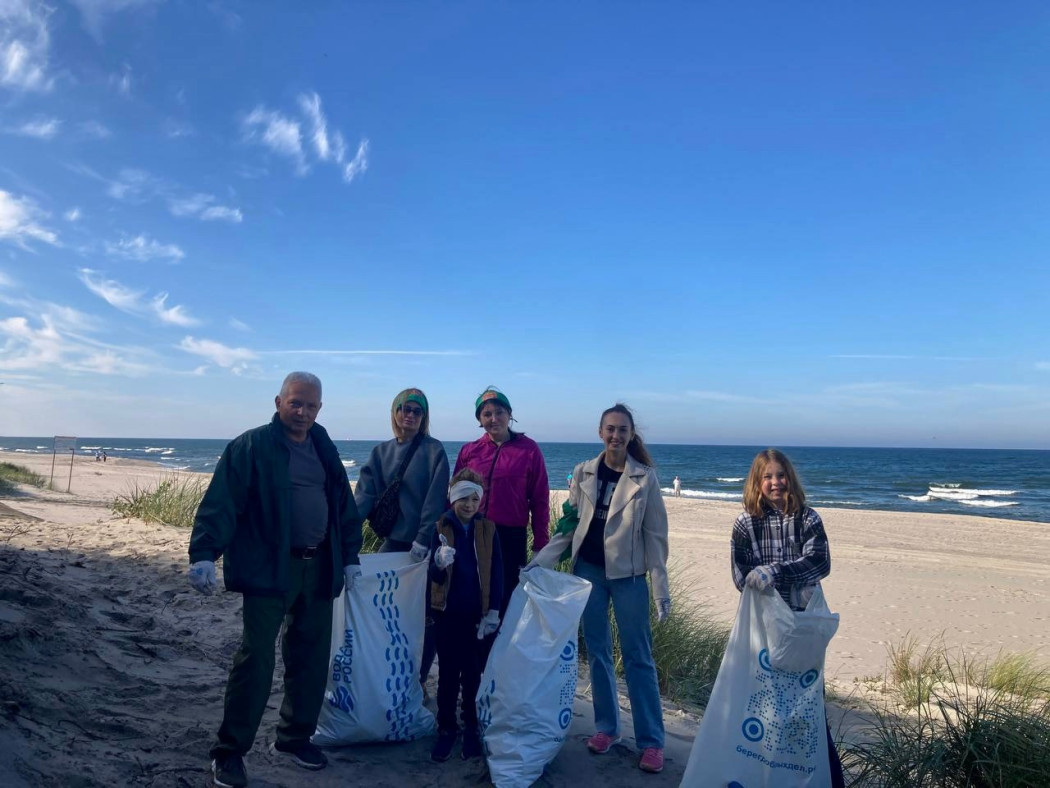 Волонтёры очистили пляж в Павлово Волонтёры очистили пляж в Павлово
