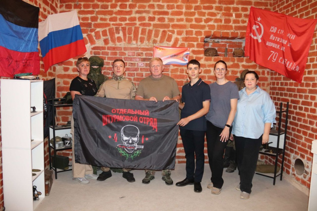 Тыл и фронт едины! Тыл и фронт едины!