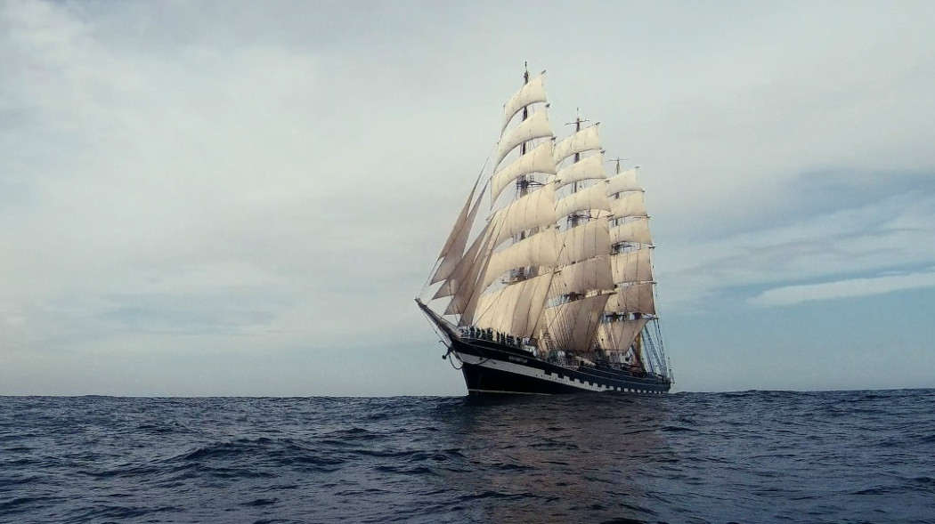 Сто лет под парусами