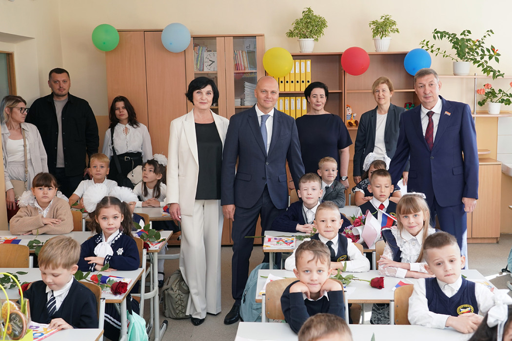 Губернатор поздравил школьников и педагогов с Днём знаний