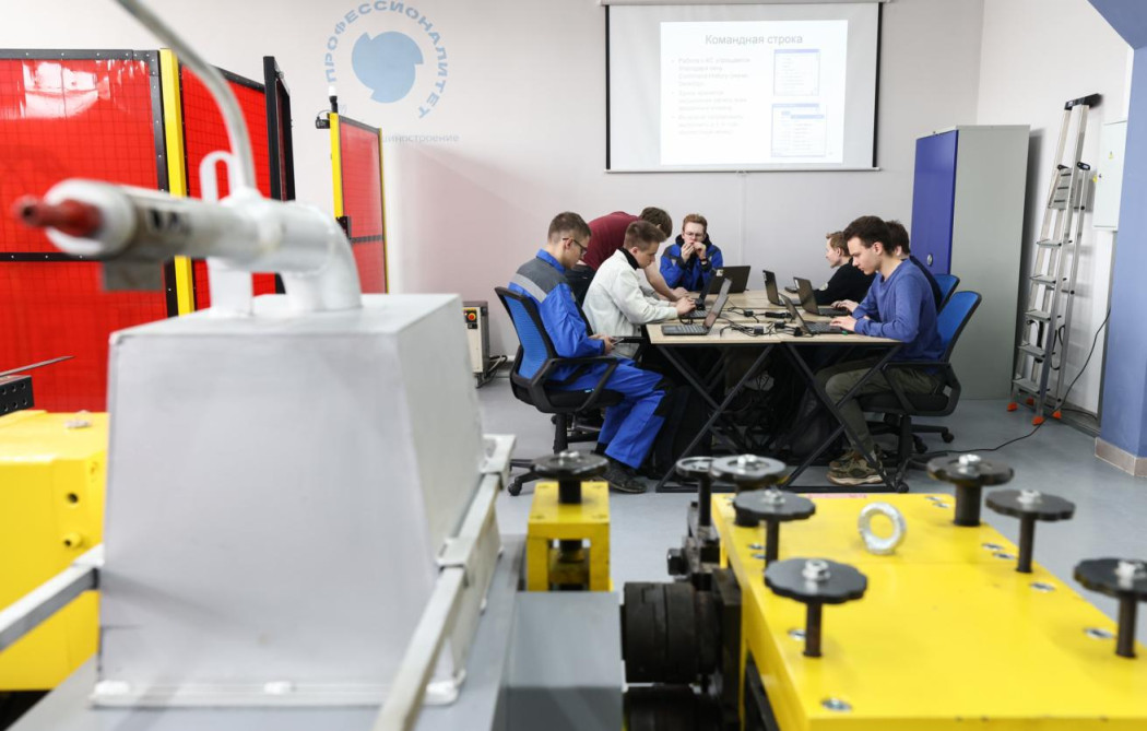 Снова физики в почете