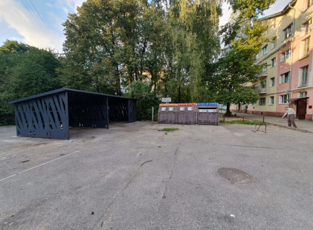 В Калининграде обновляют контейнерные площадки В Калининграде обновляют контейнерные площадки