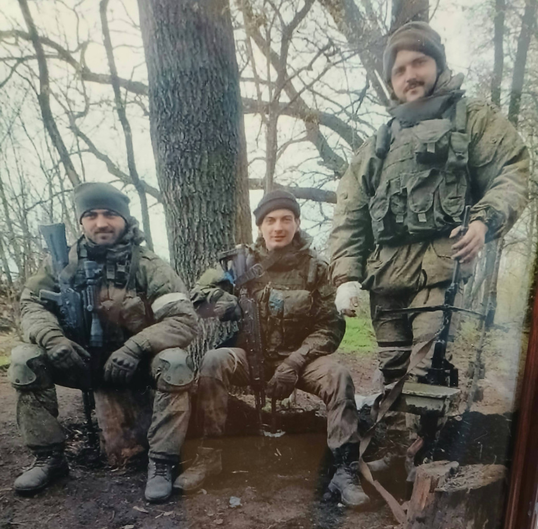 Он тоже со слезами на глазах