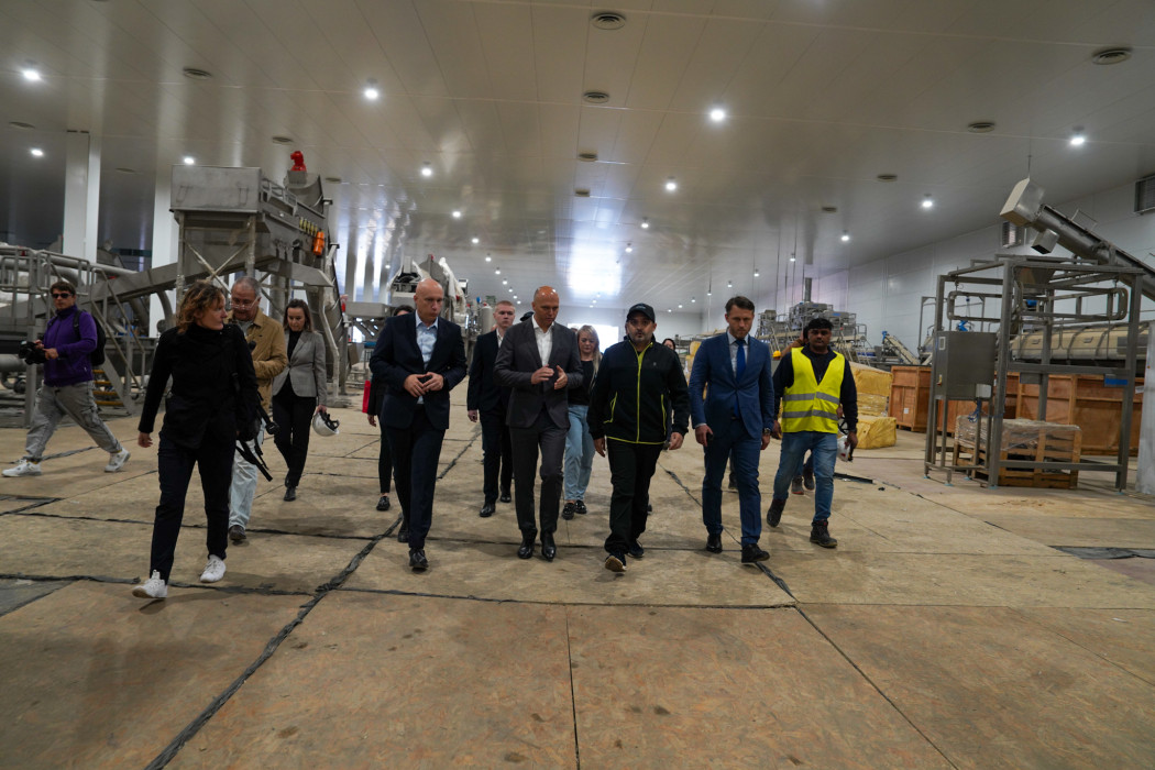 Самые большие – завод и печь