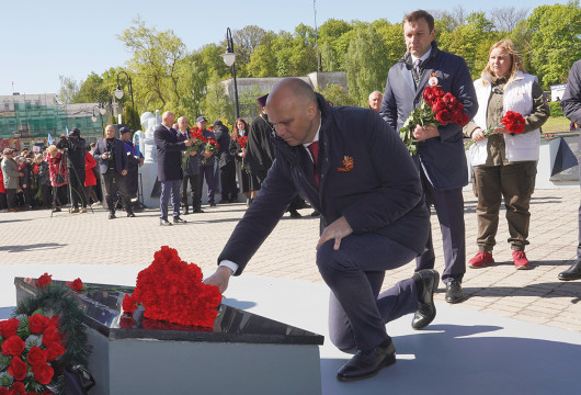 В посёлке Добровольск зажгли Вечный огонь