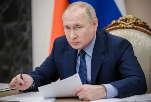 Президент поздравил работников и ветеранов гражданской авиации России