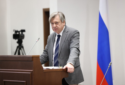 На зарплаты бюджетникам, помощь селу и отопительный сезон