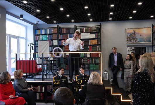 Места хватит и книгам, и поэтам