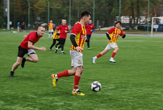 Футбол в честь героев