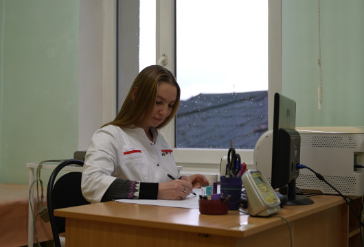 Мы с врачами, они с жильём