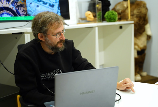 «Человек не произошёл от обезьяны. Он и есть обезьяна»