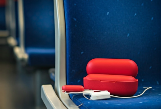 Вагончик тронется, пакет останется