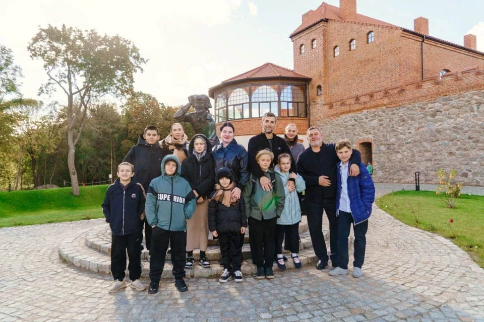 Теперь они к нам!