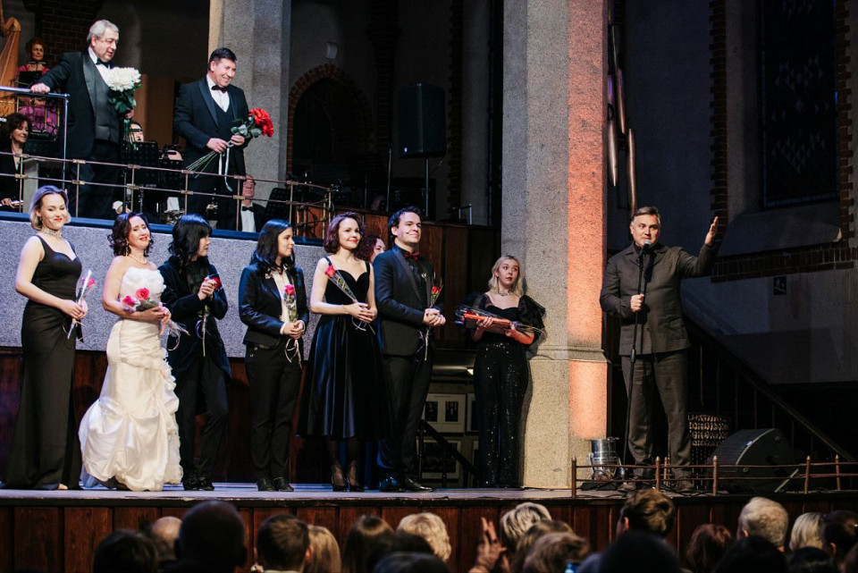 Свет со сцены