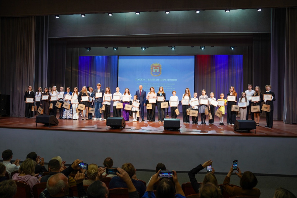 Счастливы признанием Счастливы признанием