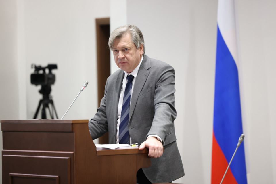 На зарплаты бюджетникам, помощь селу и отопительный сезон На зарплаты бюджетникам, помощь селу и отопительный сезон