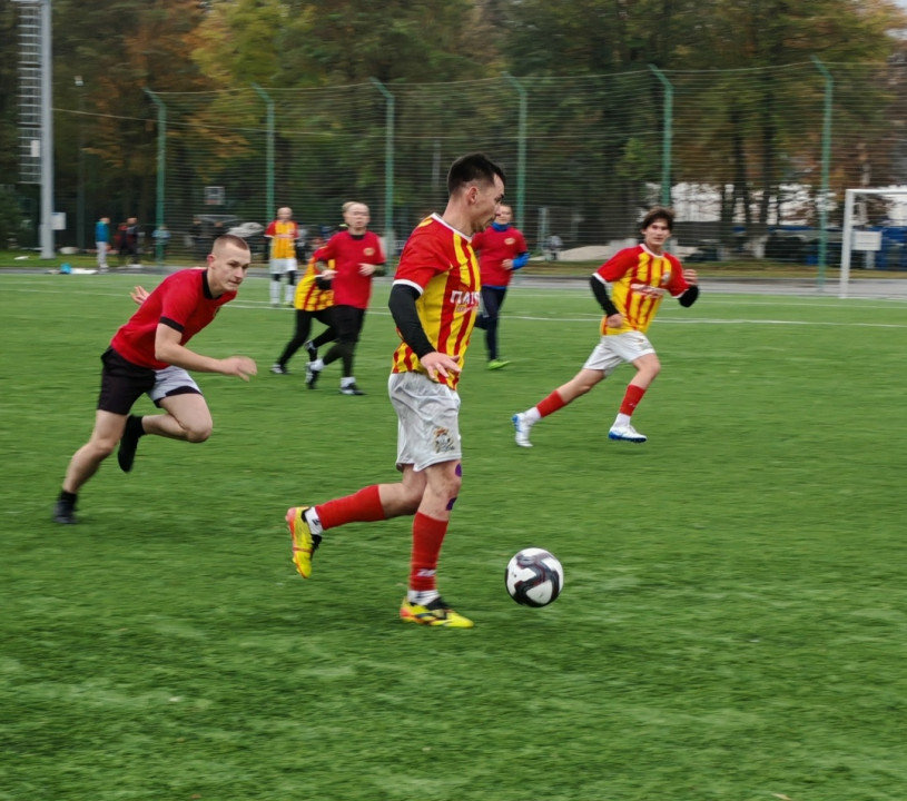 Футбол в честь героев Футбол в честь героев