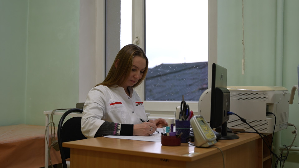 Мы с врачами, они с жильём